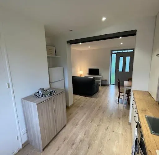 Quartier Calme : T2 Plain Pied Avec Son Jardin Apartmán