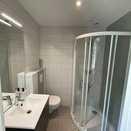 Quartier Calme : T2 Plain Pied Avec Son Jardin * Argelès-Gazost